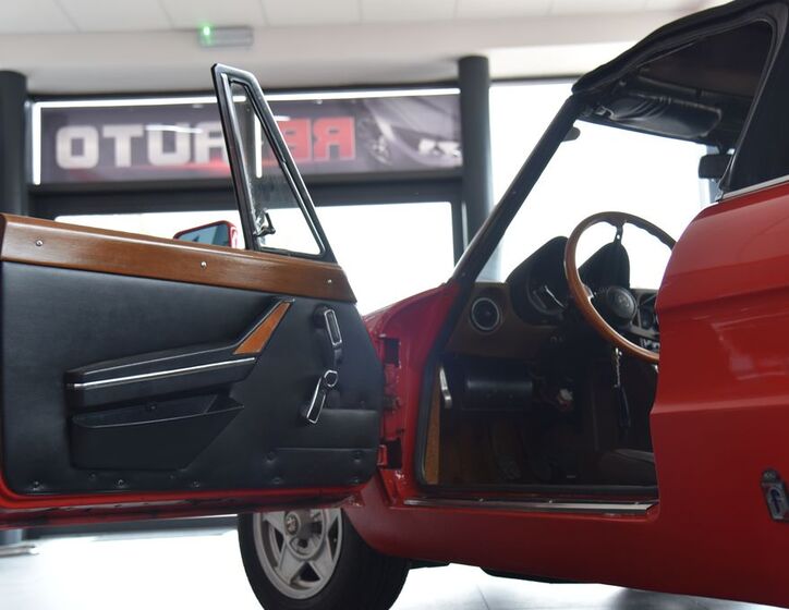 Alfa Romeo Spider 10