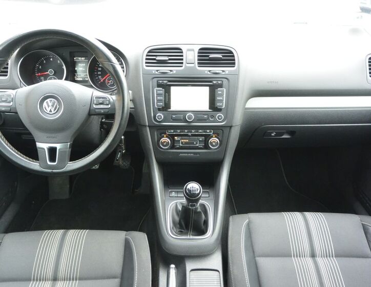 Volkswagen Golf 11