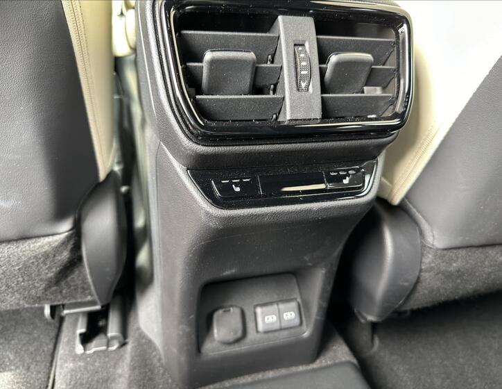 Lexus NX 450h plus 17