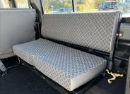 Land Rover Defender 12