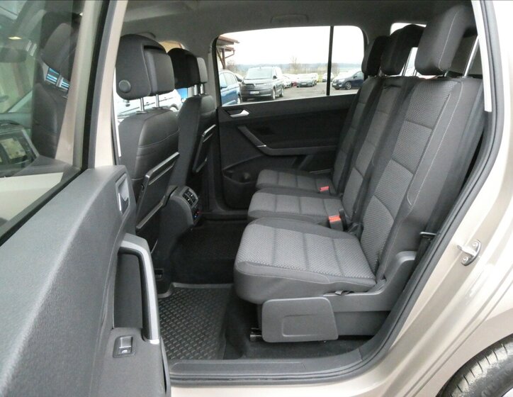 Volkswagen Touran 22