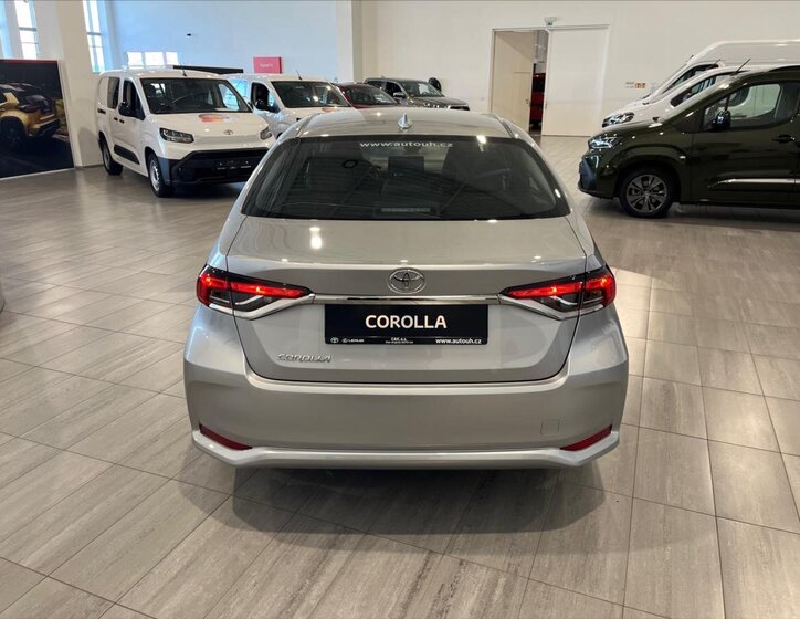 Toyota Corolla Sedan 1,5 l 92 kw