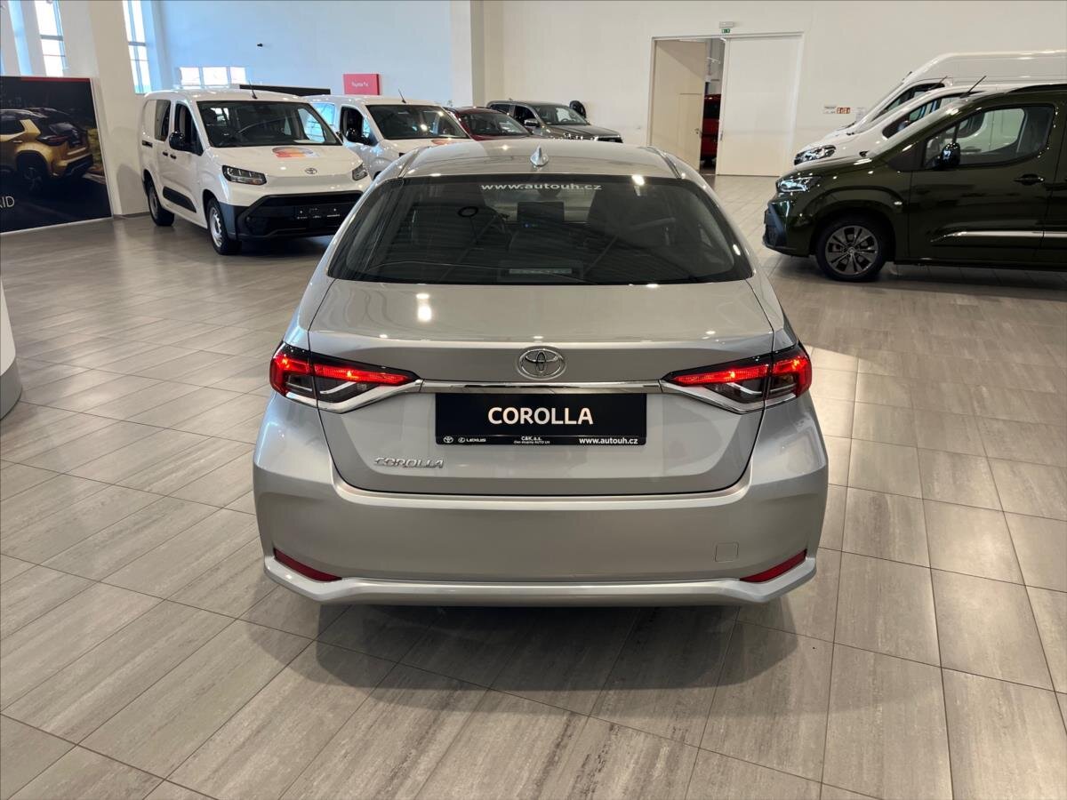 Toyota Corolla Sedan 1,5 l 92 kw