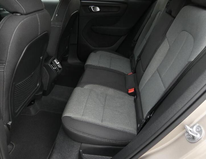 Volvo XC40 19