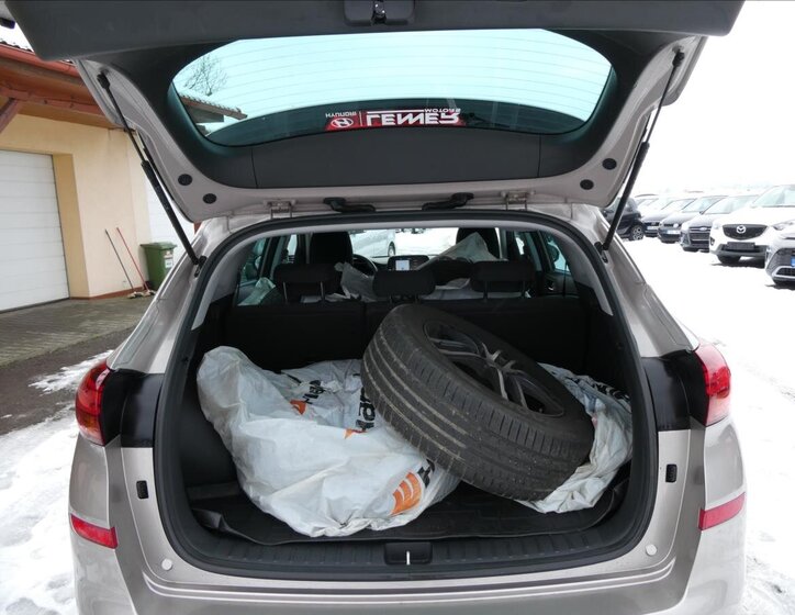 Hyundai Tucson SUV 1,6 l 85 kw