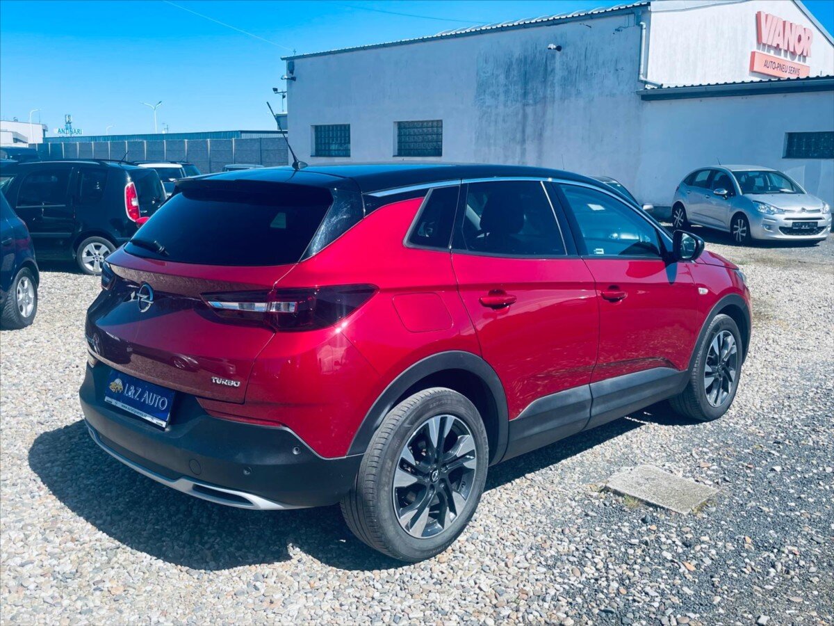 Opel Grandland X SUV / Terénní 1,2 l 96 kw