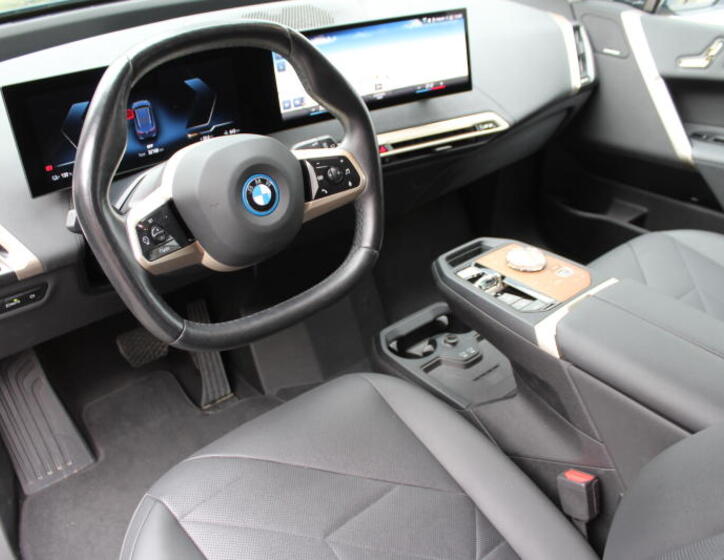 BMW iX 4