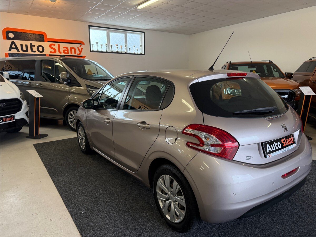 Peugeot 208 Hatchback 1,4 l 70 kw