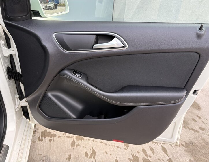 Mercedes-Benz Třídy B Kombi 1,5 l 80 kw