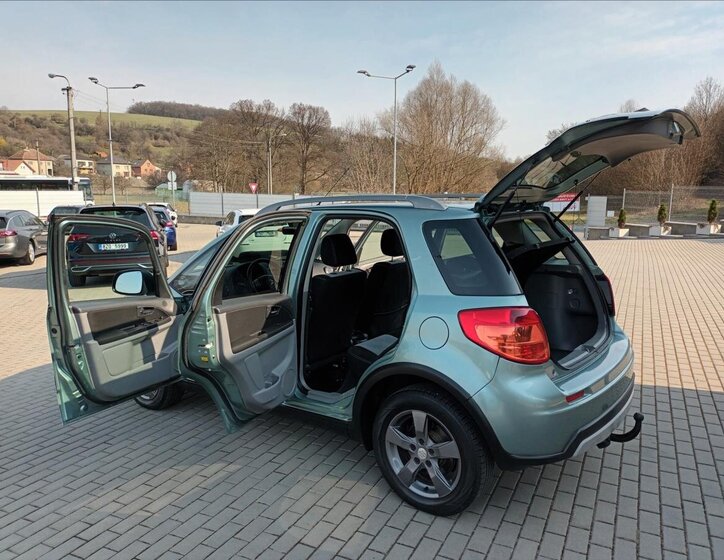 Suzuki SX4 Hatchback 1,6 l 88 kw