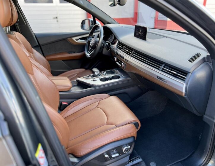 Audi SQ7 SUV / Terénní 4,0 l 320 kw