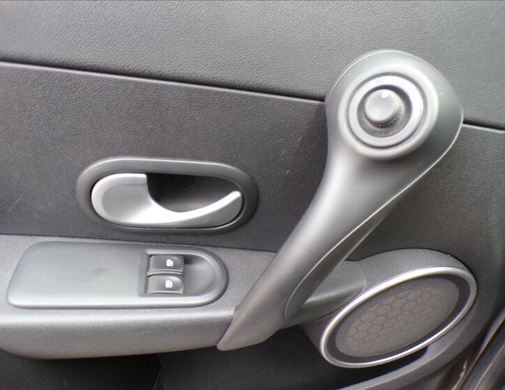 Renault Clio Kombi 1,1 l 74 kw