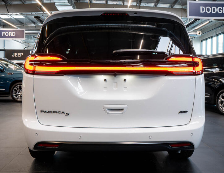 Chrysler Pacifica MPV 3,6 l 221 kw