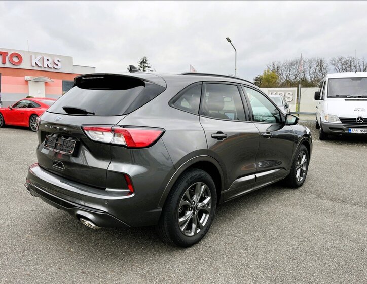 Ford Kuga Kombi 1,5 l 111 kw