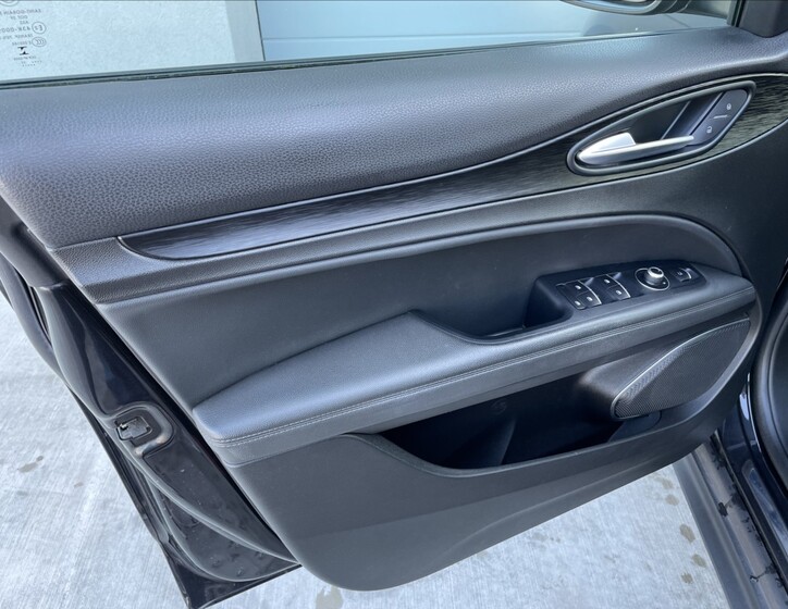 Alfa Romeo Stelvio 16