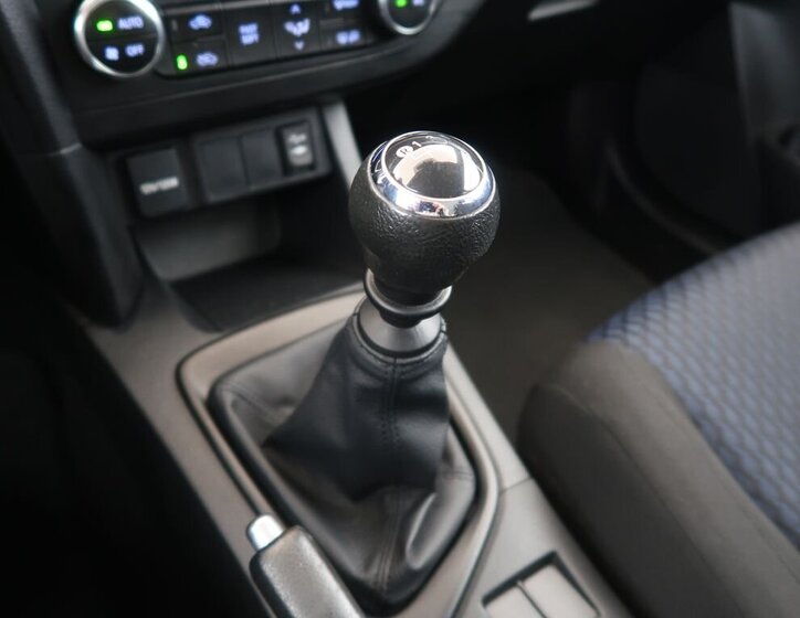 Toyota Auris Kombi 1,6 l 97 kw