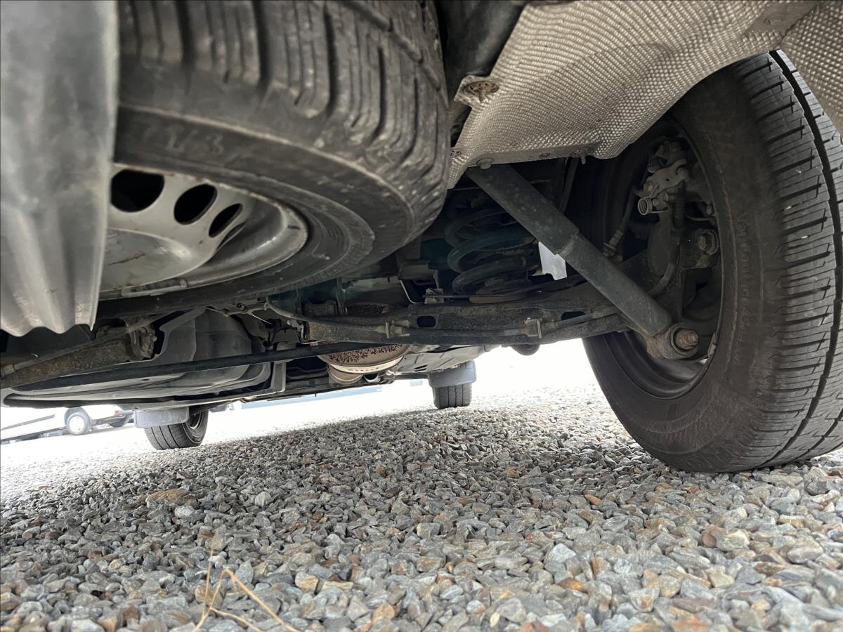 Volkswagen Transporter Kombi 2,0 l 62 kw