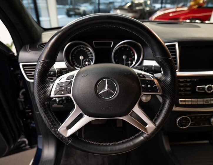 Mercedes-Benz GL SUV 4,7 l 320 kw