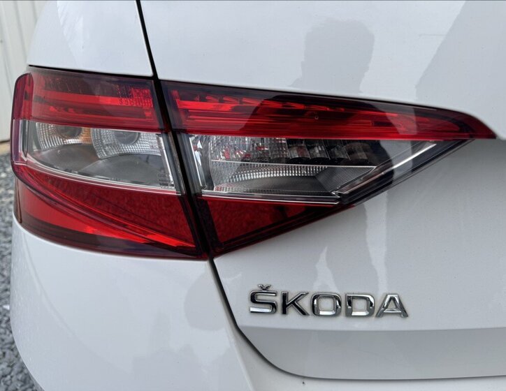 Škoda Superb Sedan / Limuzína 2,0 l 140 kw