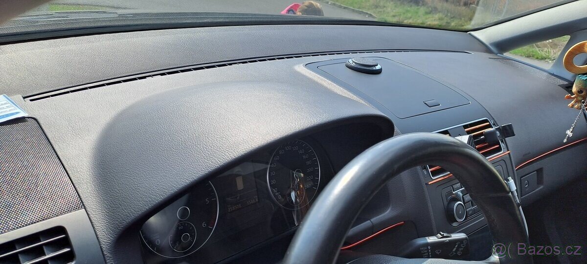 Volkswagen Touran SUV / Terénní 0,0 77 kw