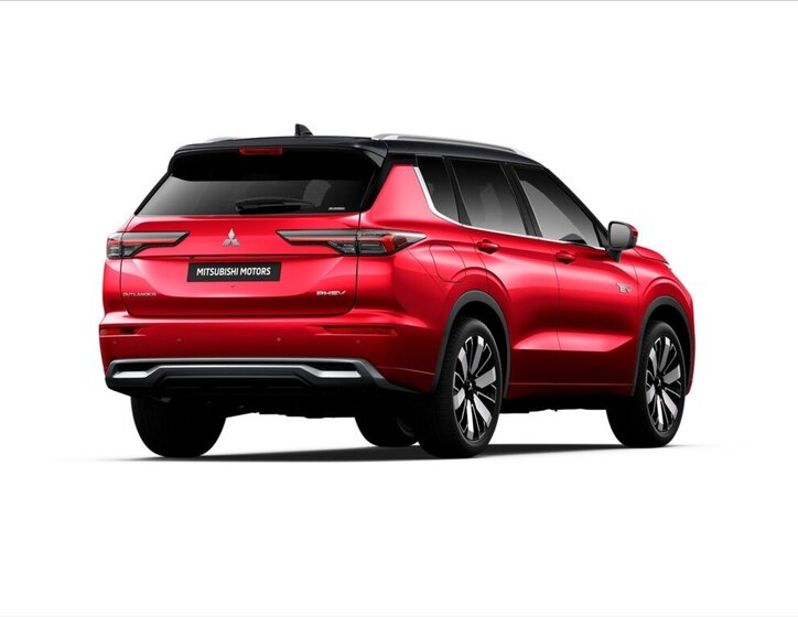 Mitsubishi Outlander SUV / Terénní 2,4 l 225 kw