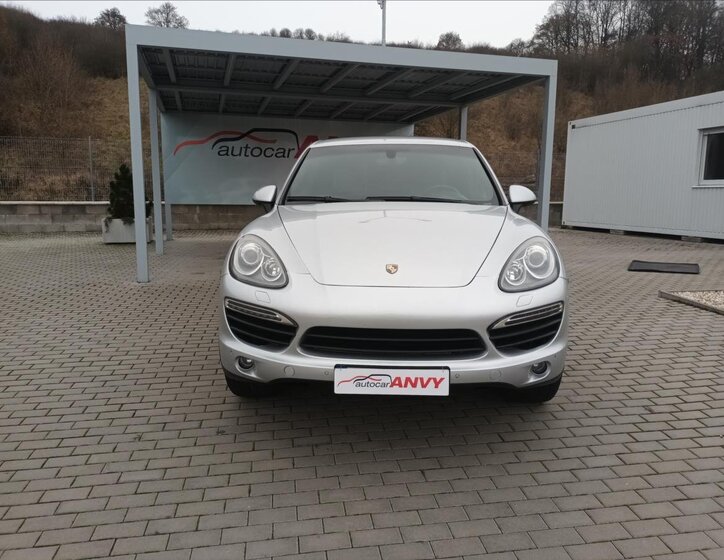 Porsche Cayenne Kombi 3,0 l 180 kw