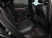 Audi e-tron SUV / Terénní 0,0 300 kw