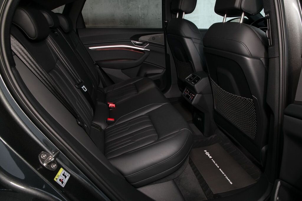 Audi e-tron SUV / Terénní 0,0 300 kw