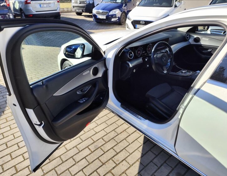 Mercedes-Benz Třídy E 10