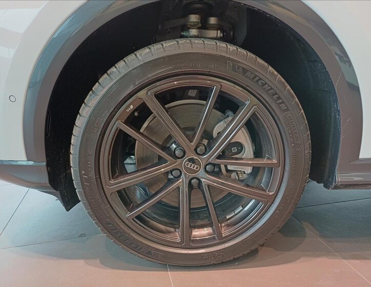 Audi Q5 SUV / Terénní 2,0 l 150 kw