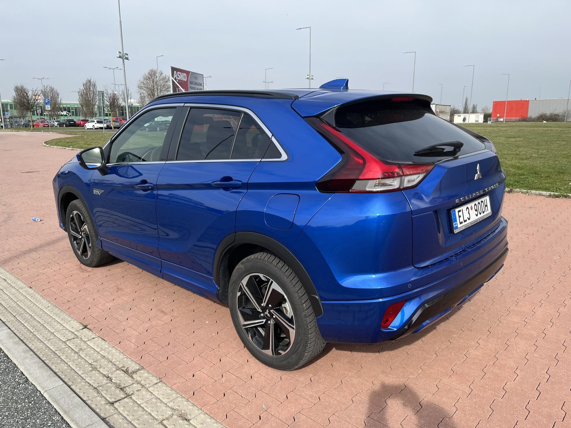 Mitsubishi Eclipse Cross SUV / Terénní 2,4 l 72 kw