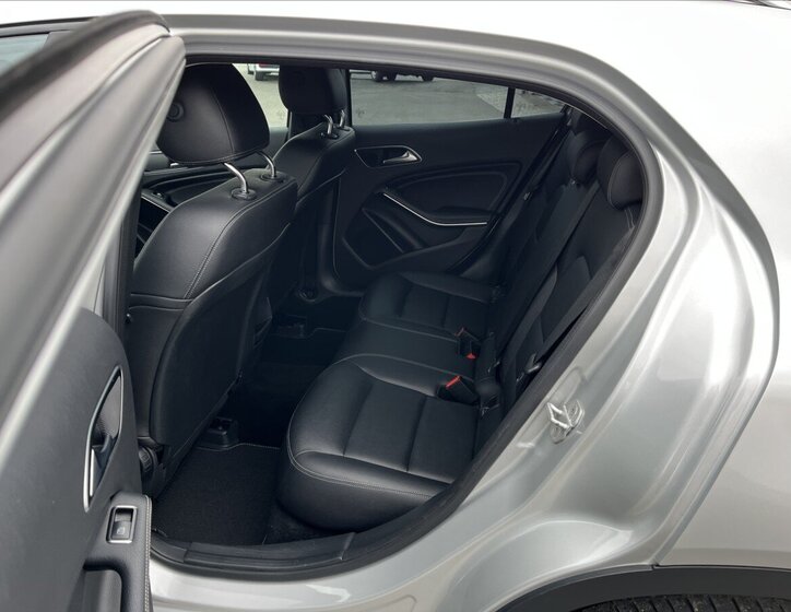 Mercedes-Benz GLA Hatchback 1,6 l 115 kw