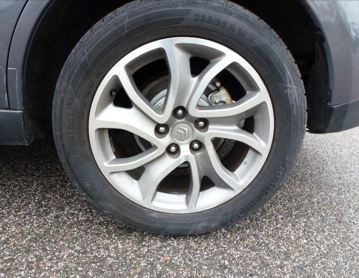 Citroën C-Crosser SUV / Terénní 2,2 l 115 kw