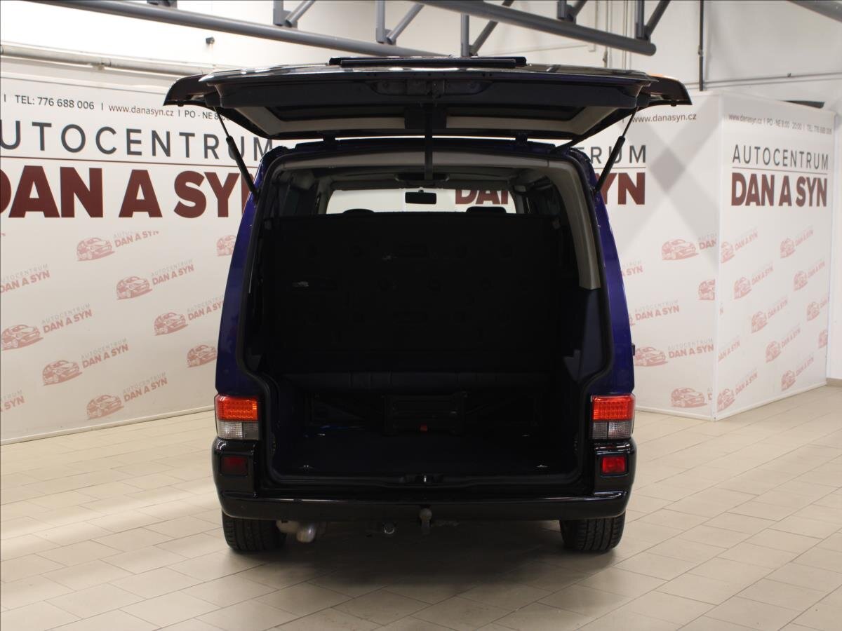 Volkswagen Caravelle Kombi 2,5 l 111 kw