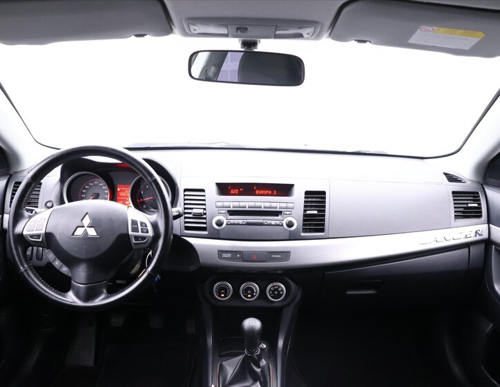 Mitsubishi Lancer 28