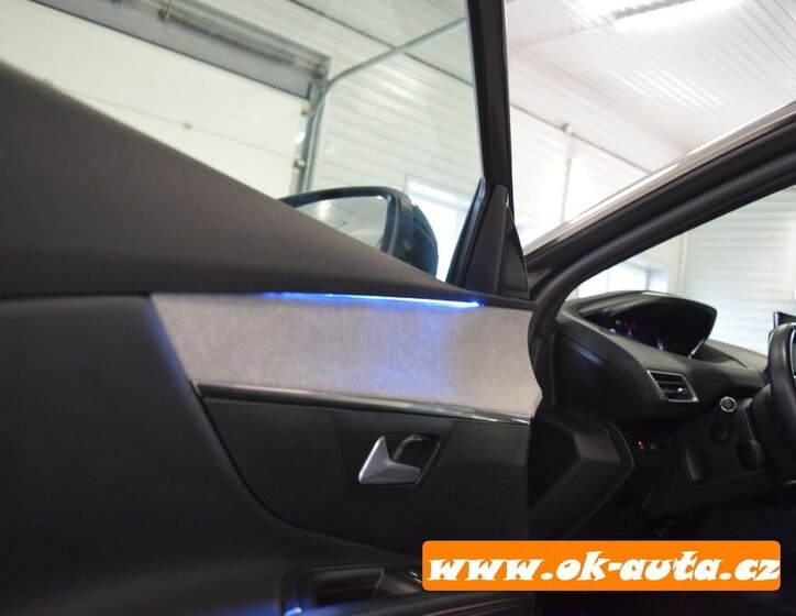 Peugeot 5008 MPV 1,5 l 96 kw