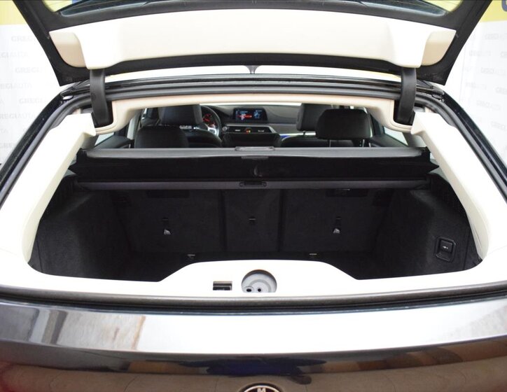 BMW Řada 5 Kombi 3,0 l 195 kw