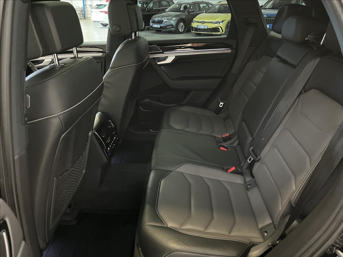 Volkswagen Touareg SUV 3,0 l 210 kw