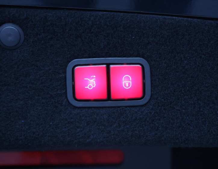 Mercedes-Benz Třídy S Kupé 5,5 l 430 kw