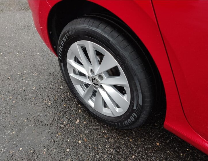 Škoda Scala Hatchback 1,5 l 110 kw