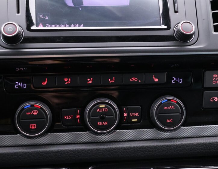 Volkswagen Multivan 28