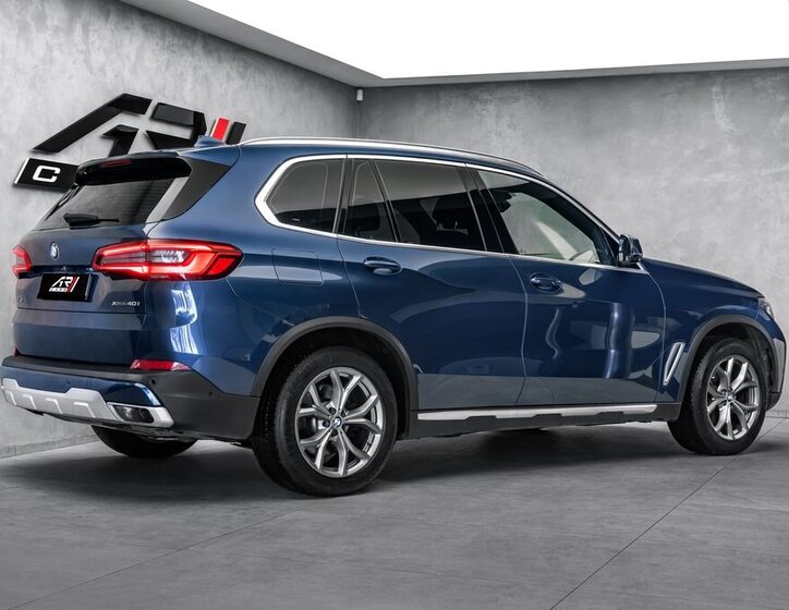 BMW X5 SUV 3,0 l 250 kw