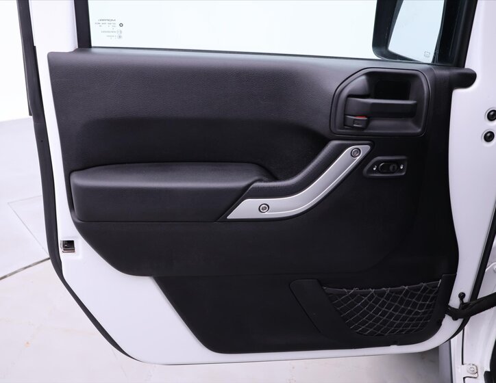 Jeep Wrangler SUV 2,8 l 147 kw