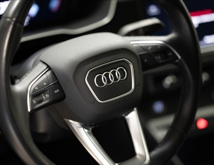 Audi Q3 SUV / Terénní 1,5 l 110 kw