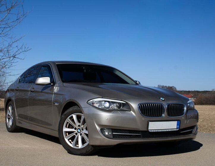BMW Řada 5 Sedan / Limuzína 2,0 l 120 kw