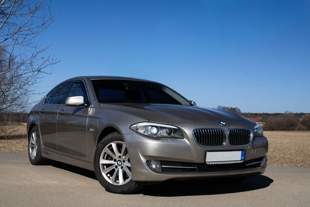 BMW Řada 5 Sedan / Limuzína 2,0 l 120 kw