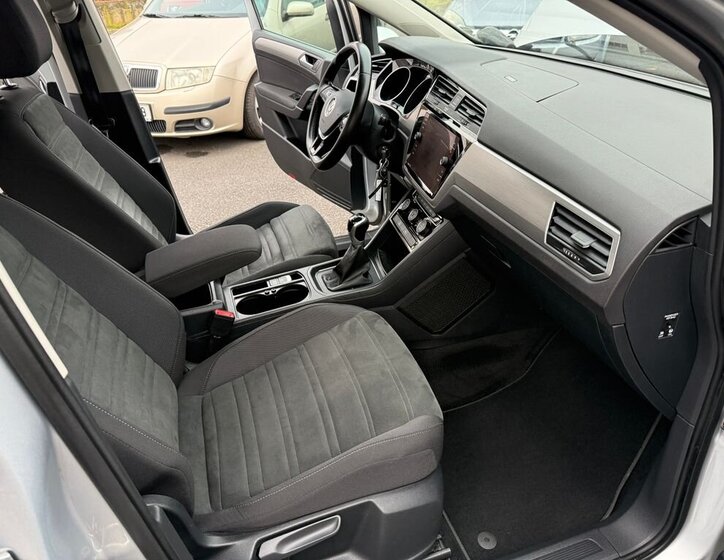 Volkswagen Touran 9