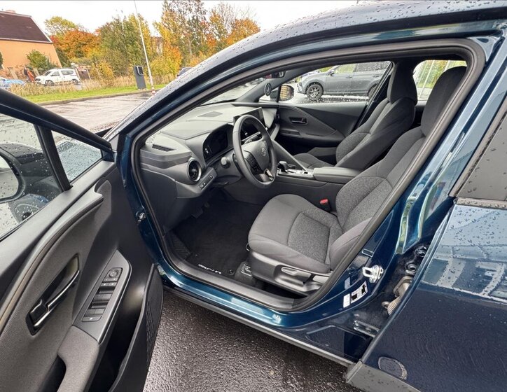 Toyota C-HR Hatchback 1,8 l 72 kw