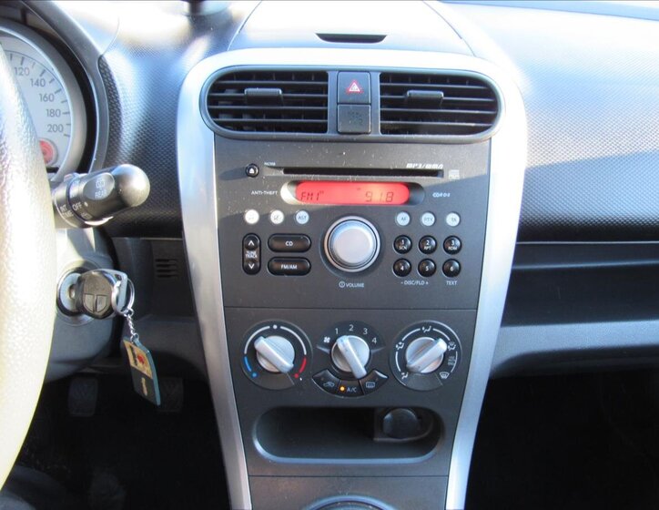 Suzuki Splash Hatchback 996,0 48 kw