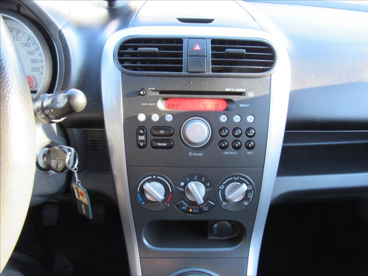 Suzuki Splash Hatchback 996,0 48 kw